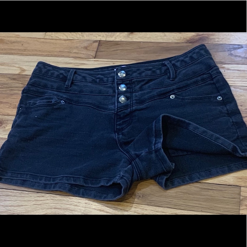 Bongo High Waist Black Short Size 9